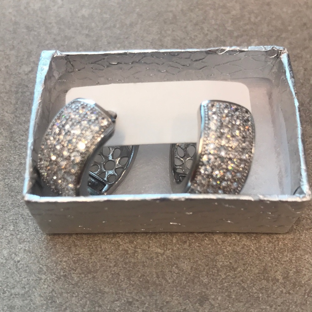 18k White Gold CZ Huggie Earrings